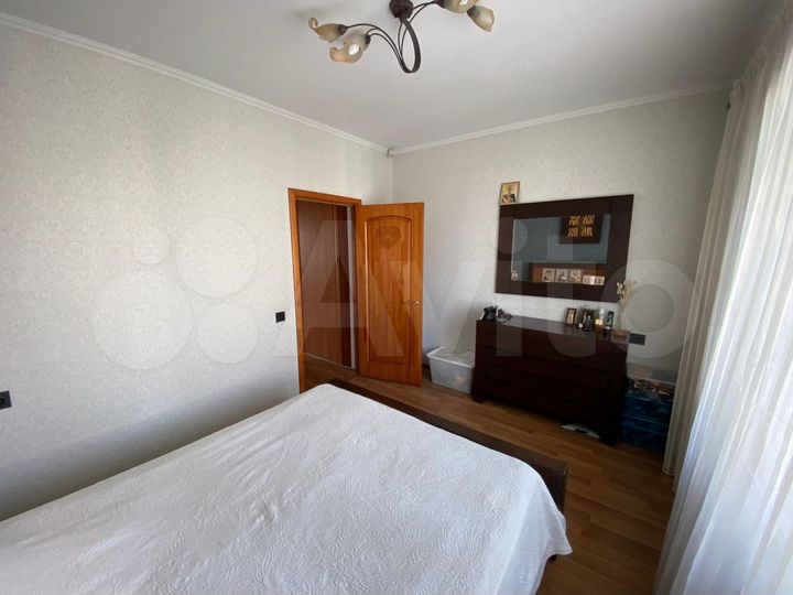 3-к. квартира, 81 м², 9/15 эт.