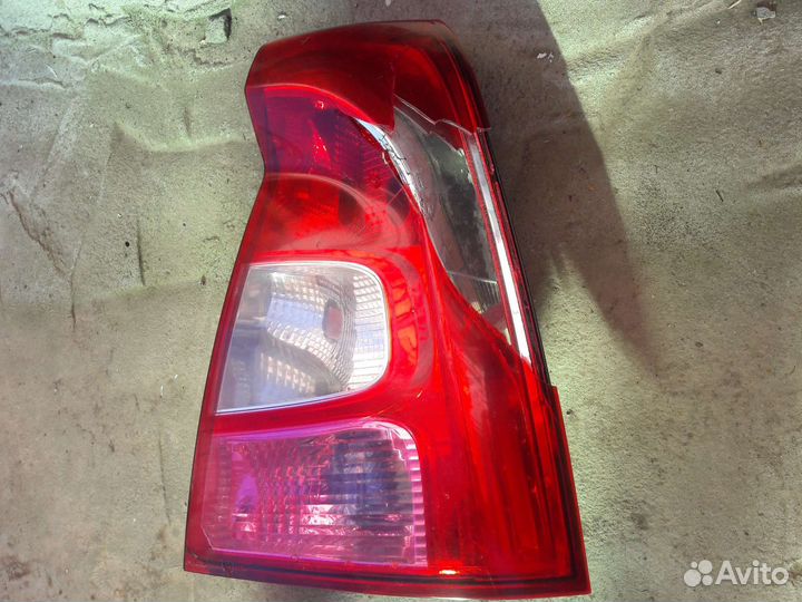 Фонарь задний правый renault logan