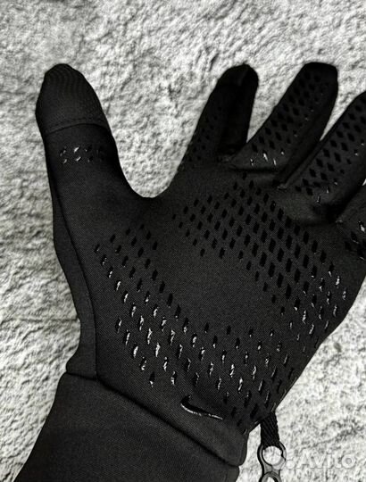 Перчатки Nike: ваш стиль в холод