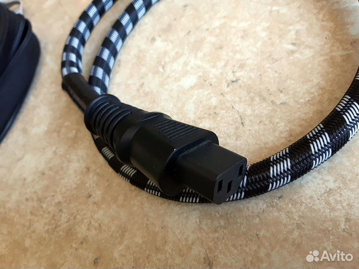 Кабель сетевой аудио Real Cable фирменный