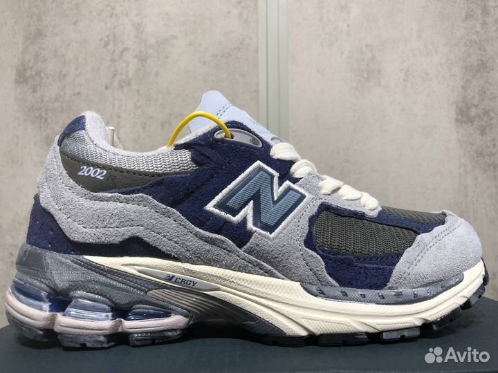 Кроссовки new balance 2002r