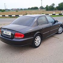 Hyundai Sonata 2.0 MT, 2005, 300 000 км, с пробегом, цена 560 000 руб.