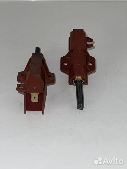 Щетки двигателя в корпусе