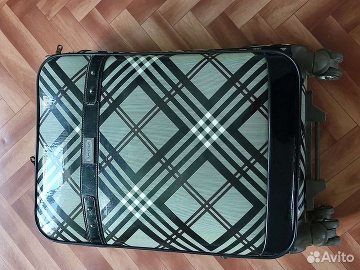 Сумка дорожная на колесах бу