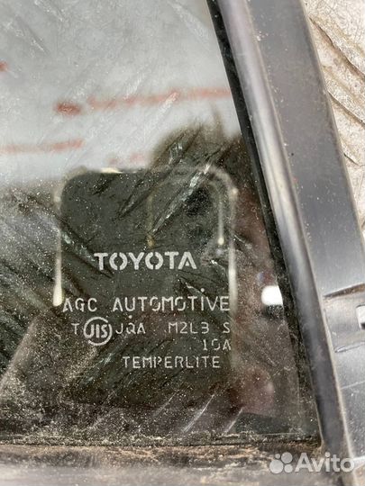 Стекло глухое задние правое Тойота Королла Филдер
