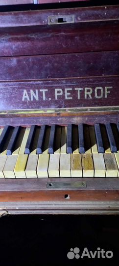 Пианино Petrof