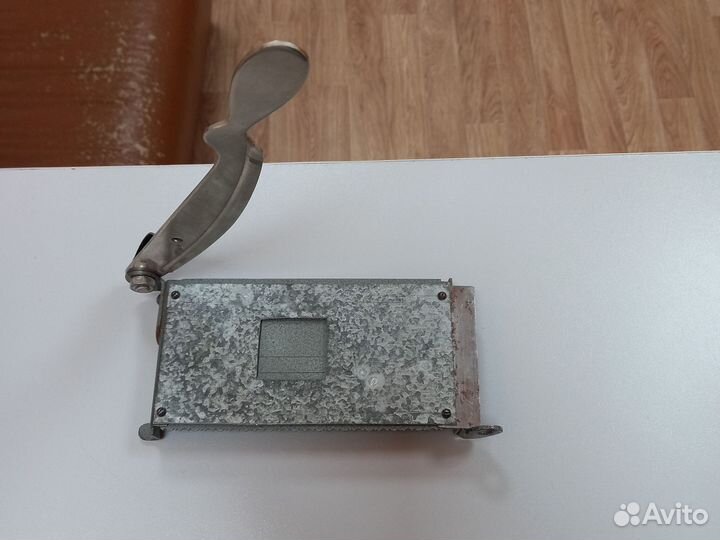 Резак для бумаги сабельный