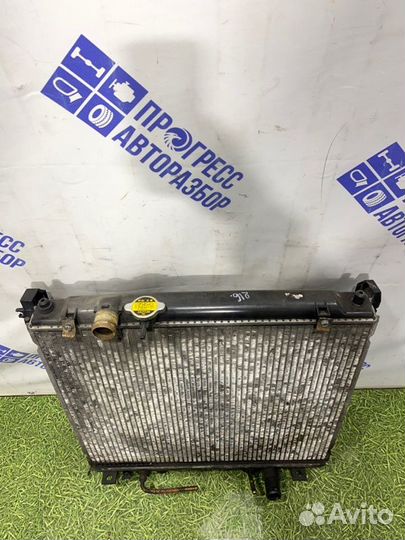 Радиатор охлаждения двигателя Hyundai Terracan