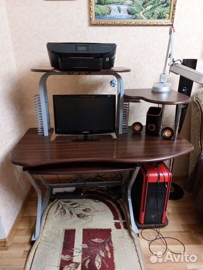 Компьютерный стол