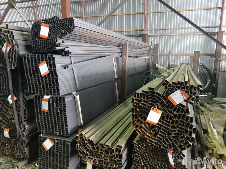 Профильная труба 80803мм Любой объем