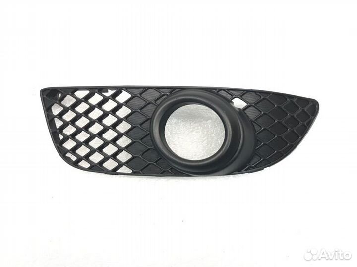 Накладка противотуманной фары левая Mitsubishi