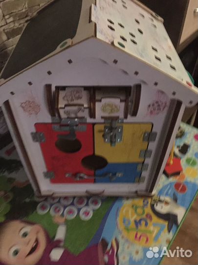 Бизиборд домик