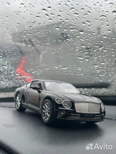 Машинка металлическая Bentley Continental GT