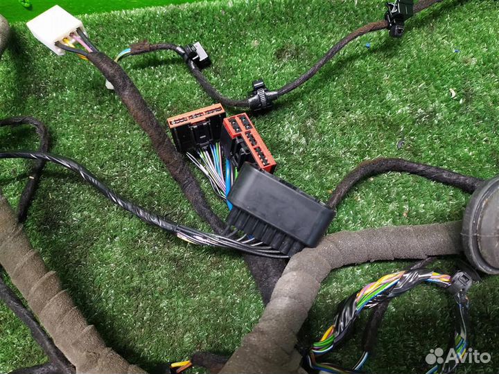 Проводка двери передней левой Ford Focus 3 (CB8)