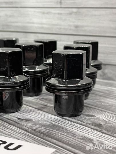 Колесные гайки Land Rover Range Rover