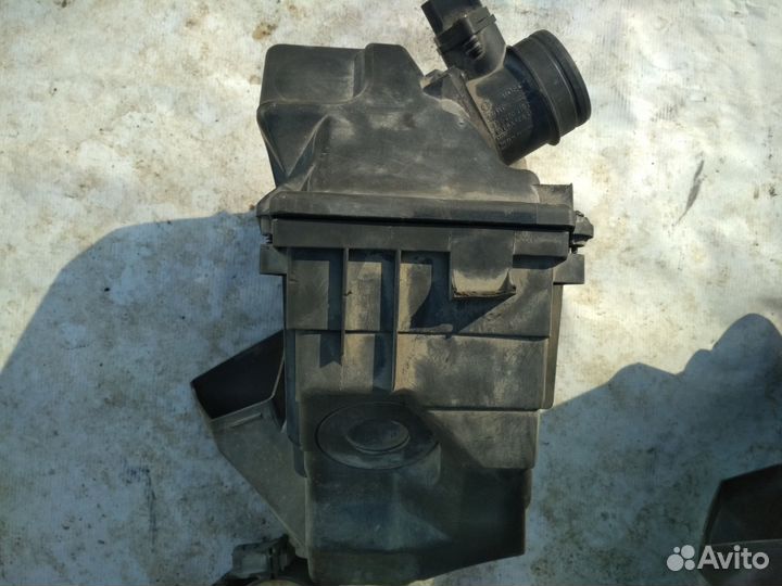 Volkswagen Phaeton корпус воздушного фильтра