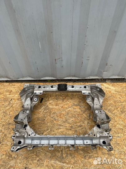 Подрамник передний Mercedes Glс W253