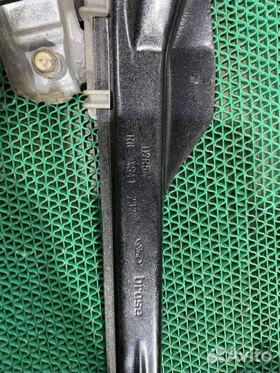 Стеклоподьемник передний правый Ford Focus 1