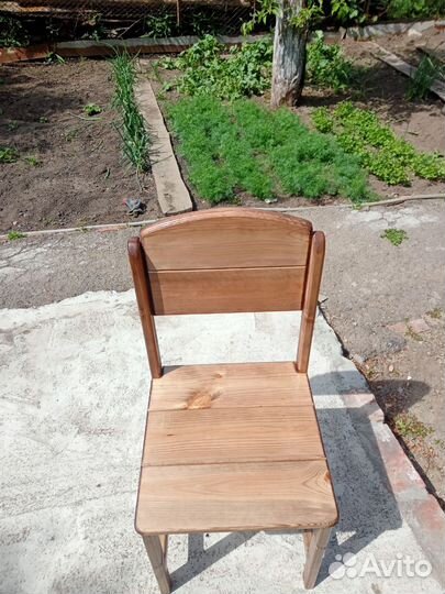 Стол и стулья