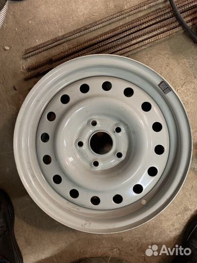 Диск колесный газ 3110 Эмаль новый