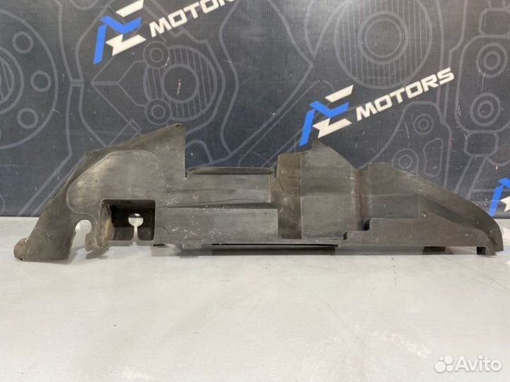 Воздуховод радиатора левый Audi Allroad C5 BES