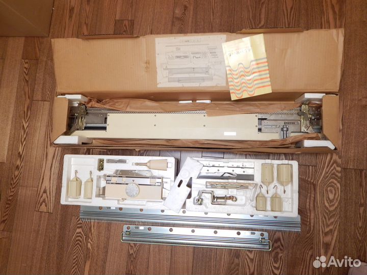 Вязальная машина Нижние фонтуры