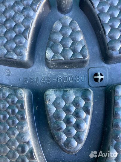 Эмблема Toyota Land Cruiser 150 Prado 2013-2017г