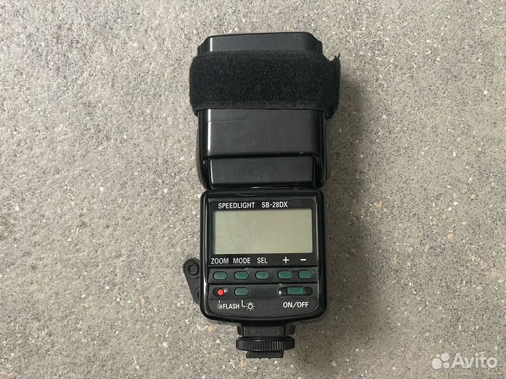 Фотовспышка Nikon Speedlight SB-28DX