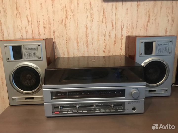 Проигрыватель для виниловых пластинок