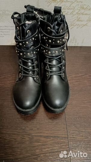 Новые Ботинки
