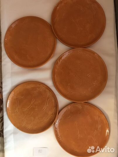 Фаянсовые тарелки 