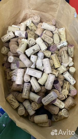 Пробки от шампанского 350 штук