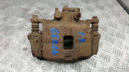 Суппорт тормозной передний правый mitsubishi L200