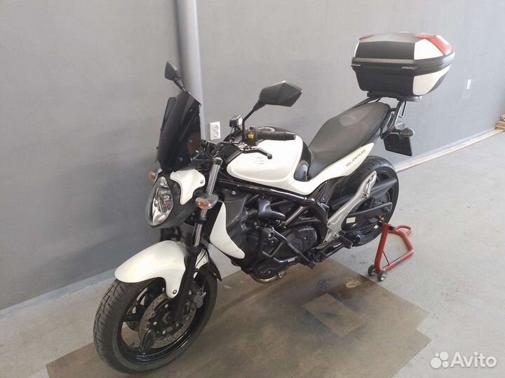 Suzuki Gladius 400