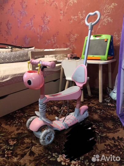 Самокат трехколесный