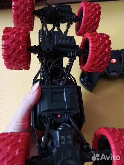 Машина на пульту с зарядкой