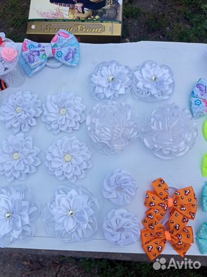 Бантики, заколки, резинки на пучок