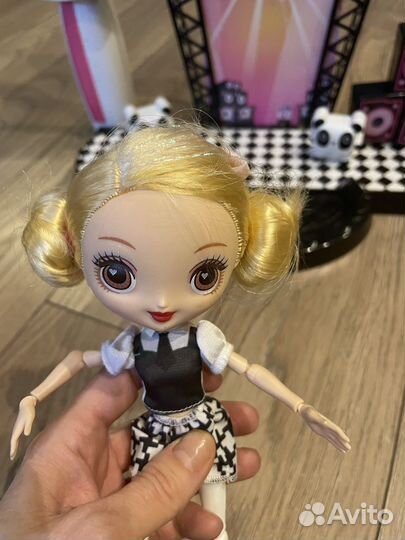 Кукла mattel со сценой