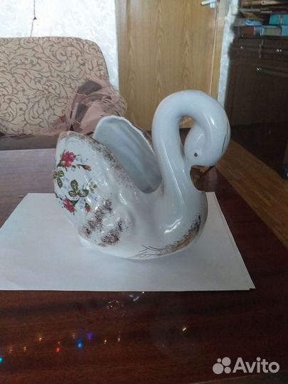 Статуэтка фарфоровая лебедь, СССР, новый