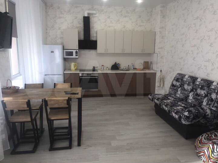 Квартира-студия, 42 м², 1/9 эт.