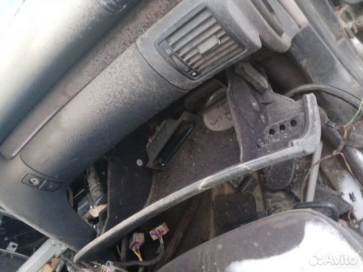 Бардачок Audi A8 D2 1996