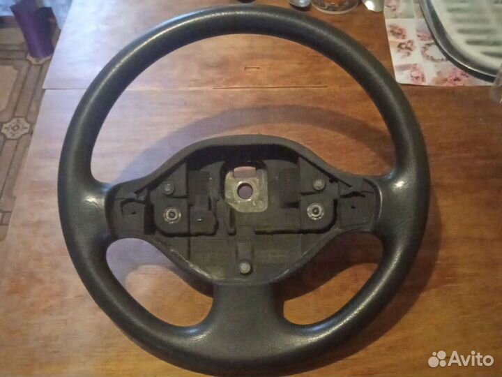 Рулевое колесо Renault Symbol до 2001 года выпуска