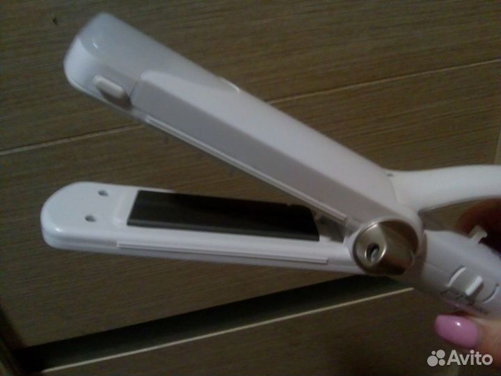 Щипцы для выпрямления волос с функцией ионизаций.Н