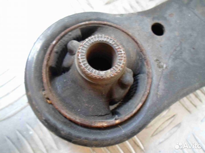 Рычаг передний правый нижний Toyota Venza GV10