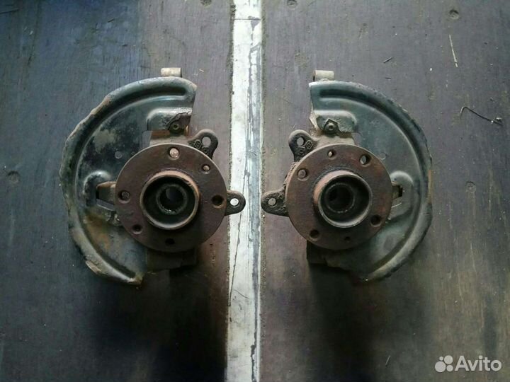 Кулак поворотный передний Лада Ларгус