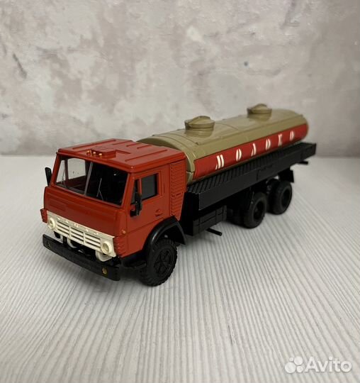 Советская модель камаз молоко СССР