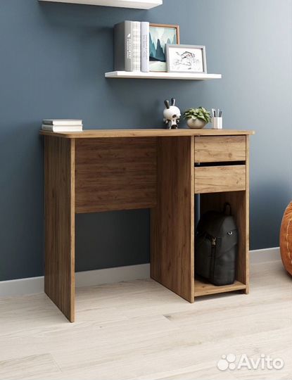 Новый компьтерный стол. Цвет: золото крафт