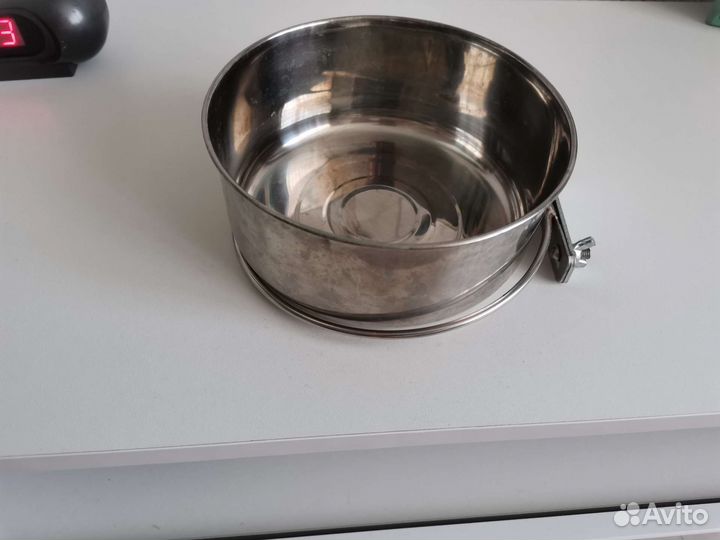 Подвесная миска для собак