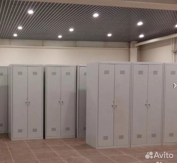 Шкаф металлический для одежды