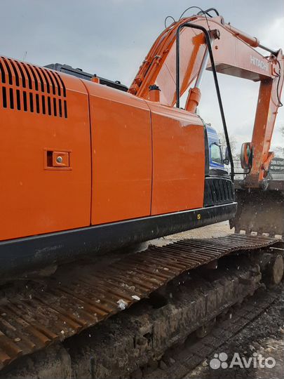 Гусеничный экскаватор Hitachi ZX240-5G, 2022